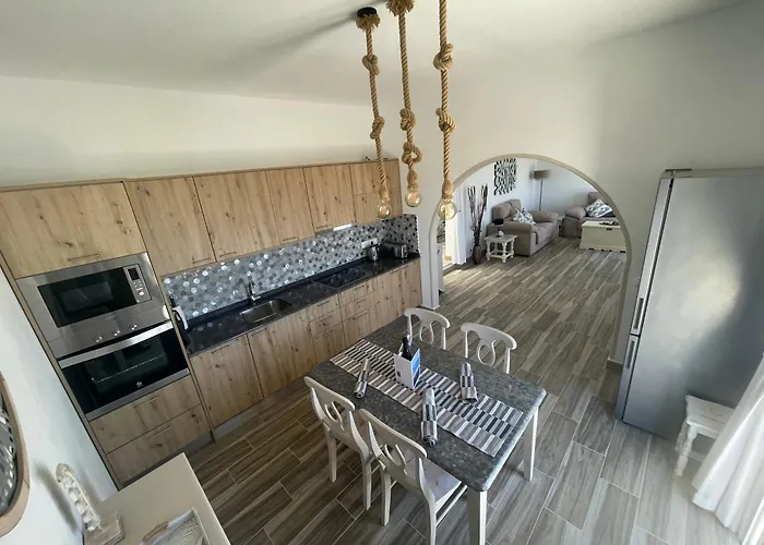 Asomada Views * Tias